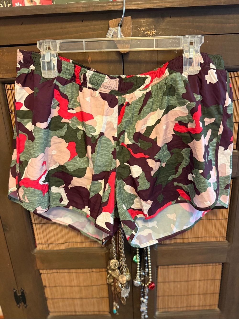 Old Navy Coral, Khaki, Green & Black Camo Athletic Running Shorts XL